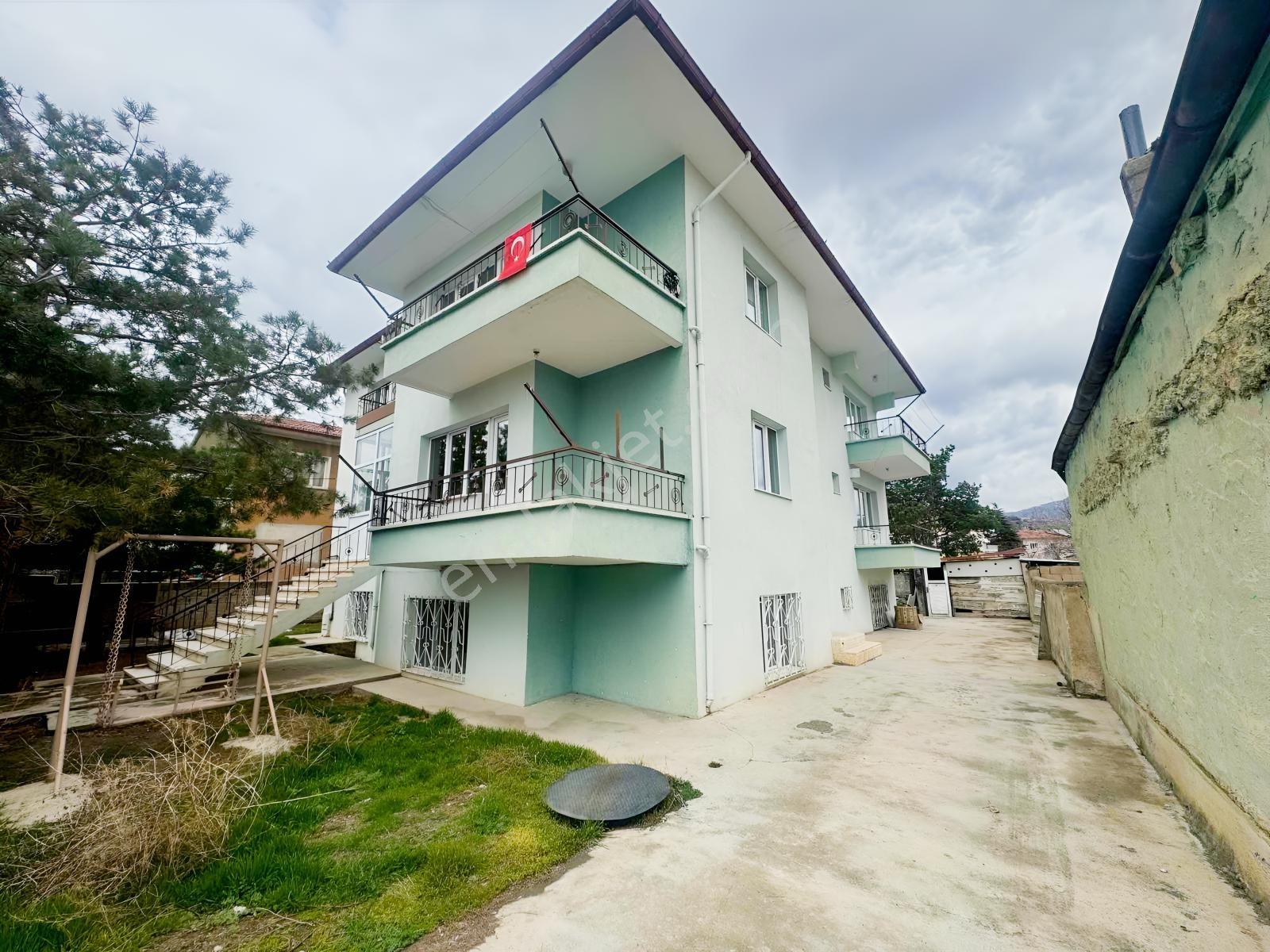 Remax Dem'den Yeni Mahallede 627 M² 3 Kat İmarlı Arsa - Görsel 3