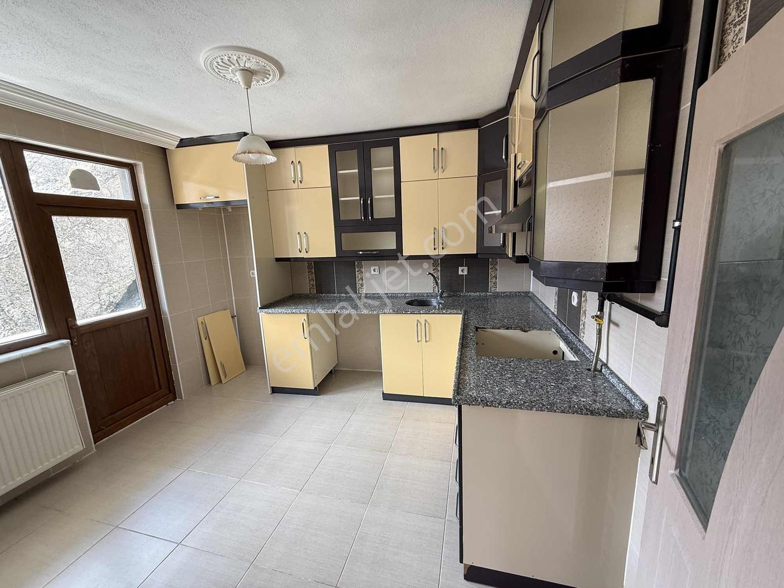 3+1 Hasanbey Mahallesin De Kıbrıs Caddesi - Görsel 15