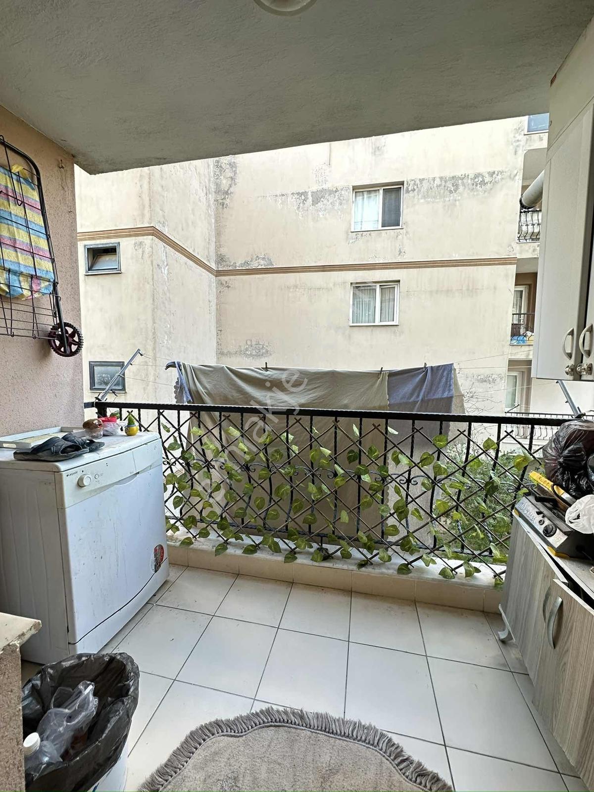 Karabağlar'da Site İçi 3+1 125 M2 Bakımlı Satılık Daire - Görsel 9