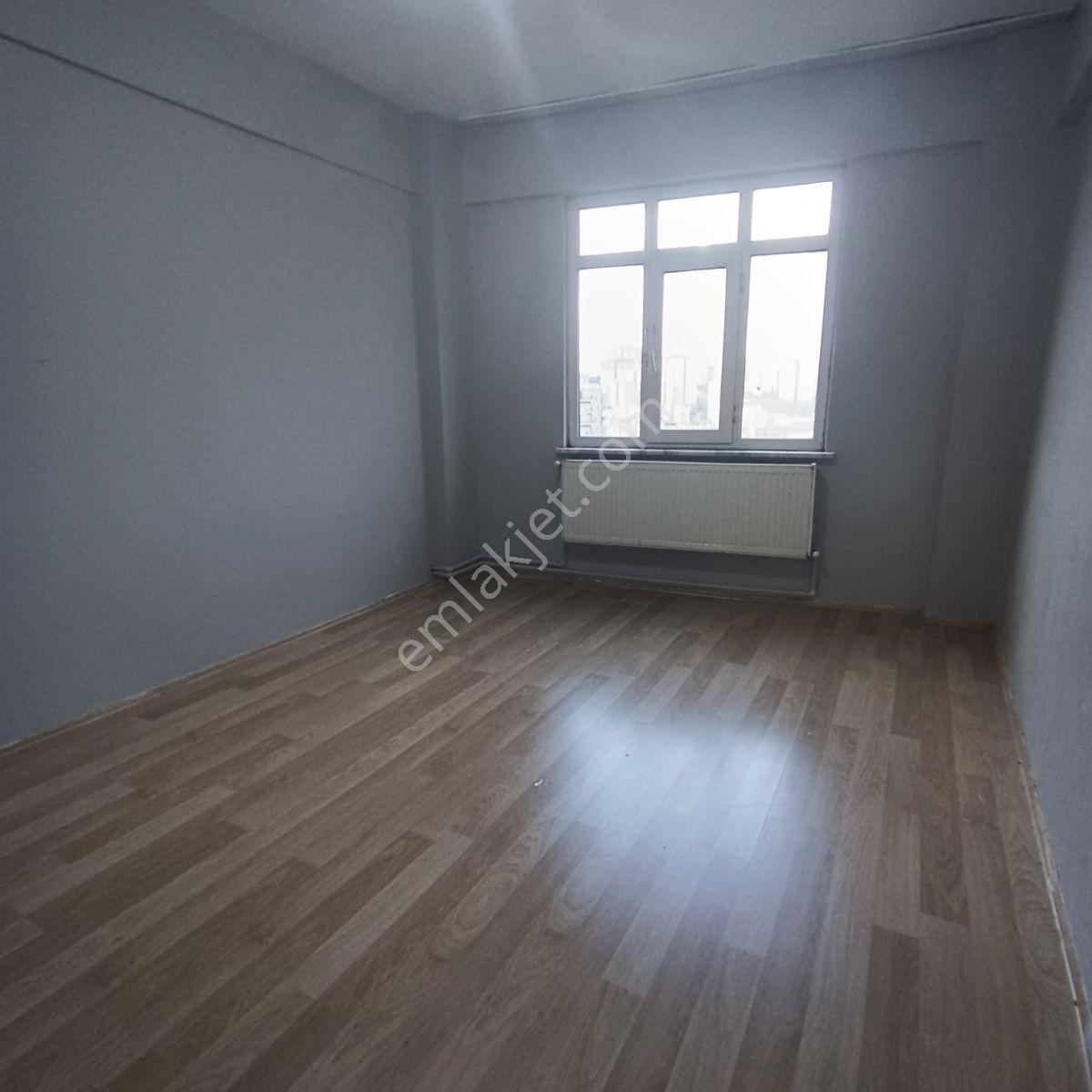 Kağıthane Merkezede Kiralık Büyük Balkonlu Manzaralı Daire - Görsel 25
