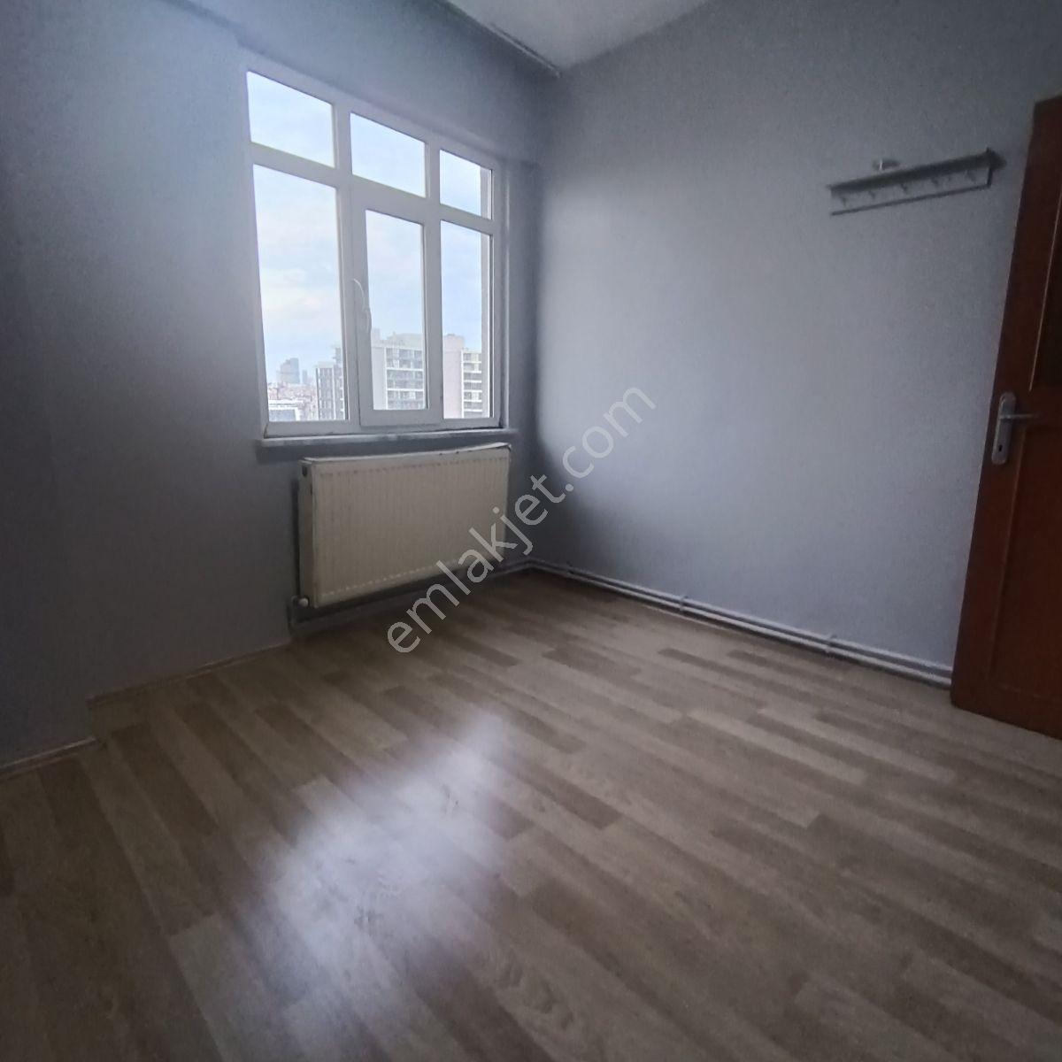 Kağıthane Merkezede Kiralık Büyük Balkonlu Manzaralı Daire - Görsel 35