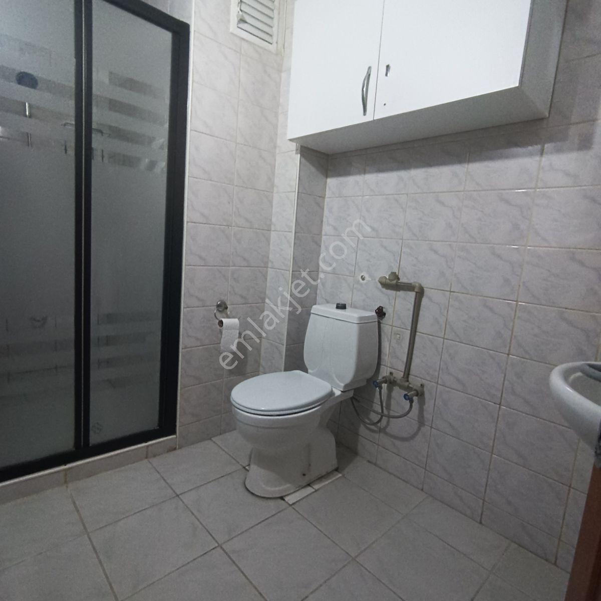 Kağıthane Merkezede Kiralık Büyük Balkonlu Manzaralı Daire - Görsel 32