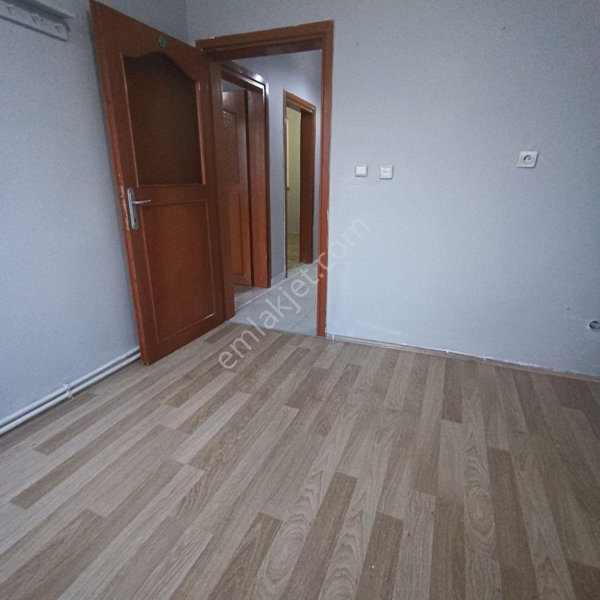 Kağıthane Merkezede Kiralık Büyük Balkonlu Manzaralı Daire - Görsel 21