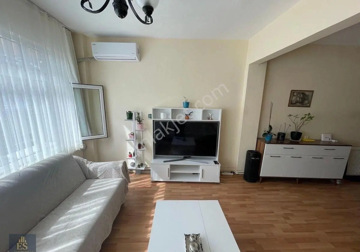Es Gayrimenkul Cerrahpaşada Satılık Daire