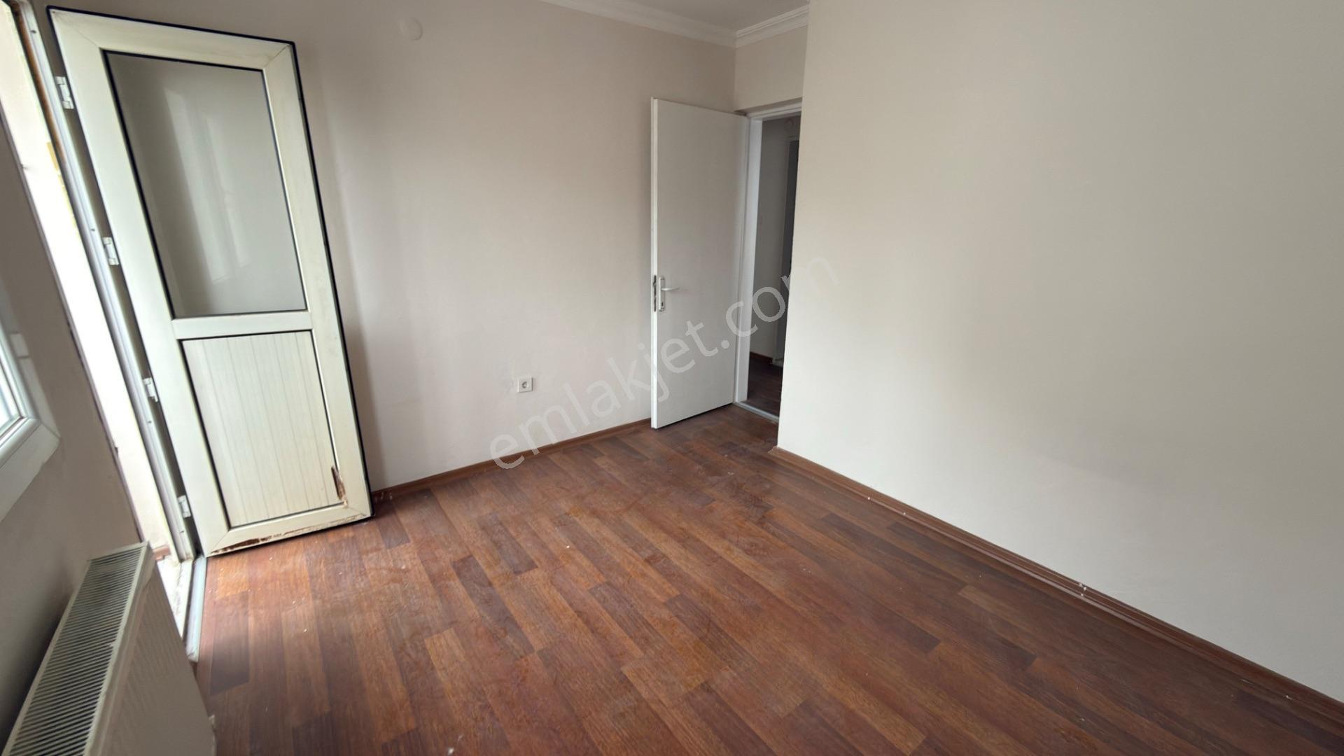 Evka-4 Son Durak’ta Deniz Manzaralı, Otoparklı, Doğalgazlı Bakımlı 2+1 Ara Kat Daire - Görsel 30