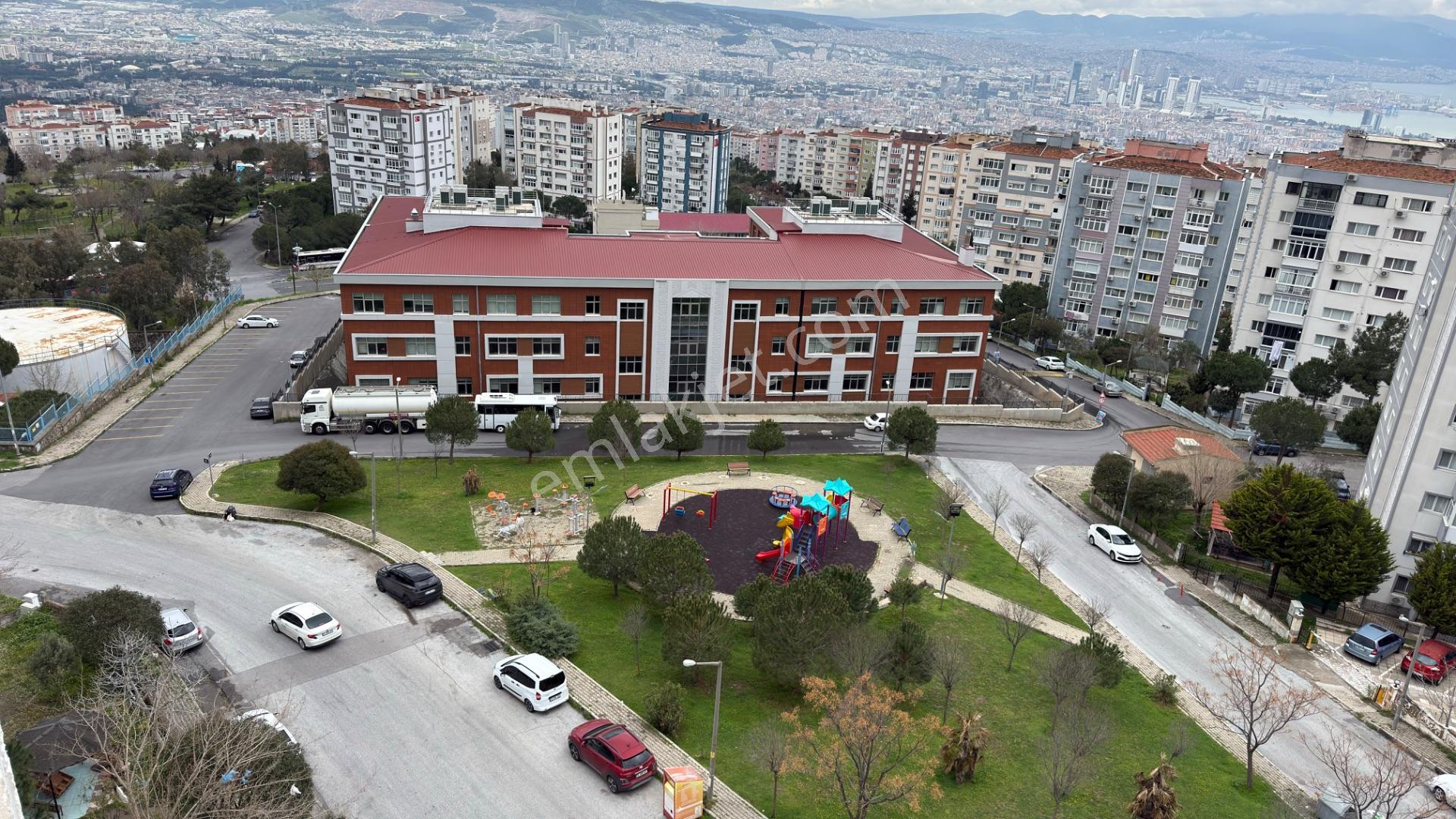 Evka-4 Son Durak’ta Deniz Manzaralı, Otoparklı, Doğalgazlı Bakımlı 2+1 Ara Kat Daire - Görsel 25