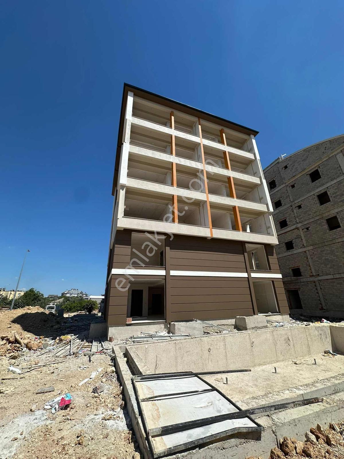 Altınovada Loft Havuz Manzaralı Sıfır 3+1 - Ekim Teslim - Görsel 3
