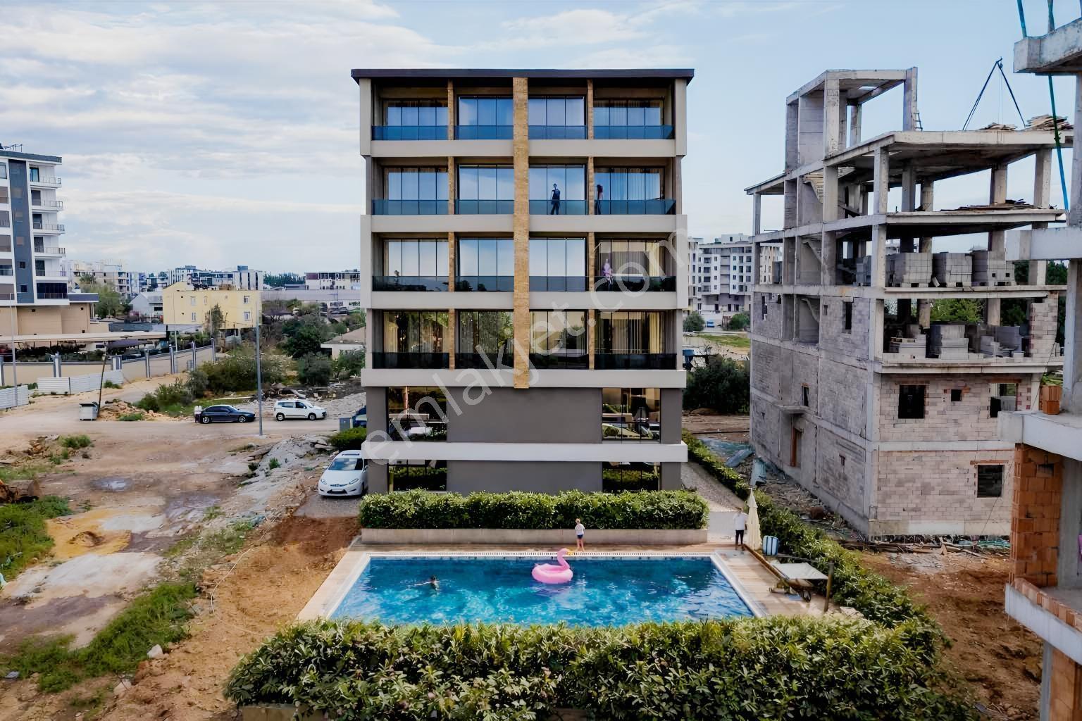 Altınovada Loft Havuz Manzaralı Sıfır 3+1 - Ekim Teslim - Görsel 4