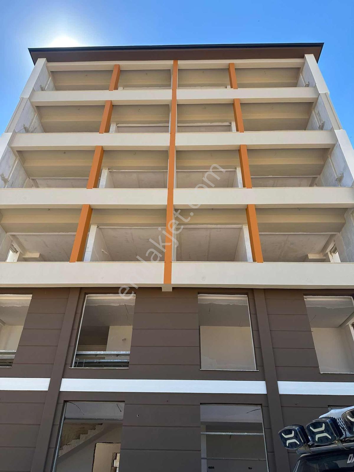 Altınovada Loft Havuz Manzaralı Sıfır 3+1 - Ekim Teslim - Görsel 9
