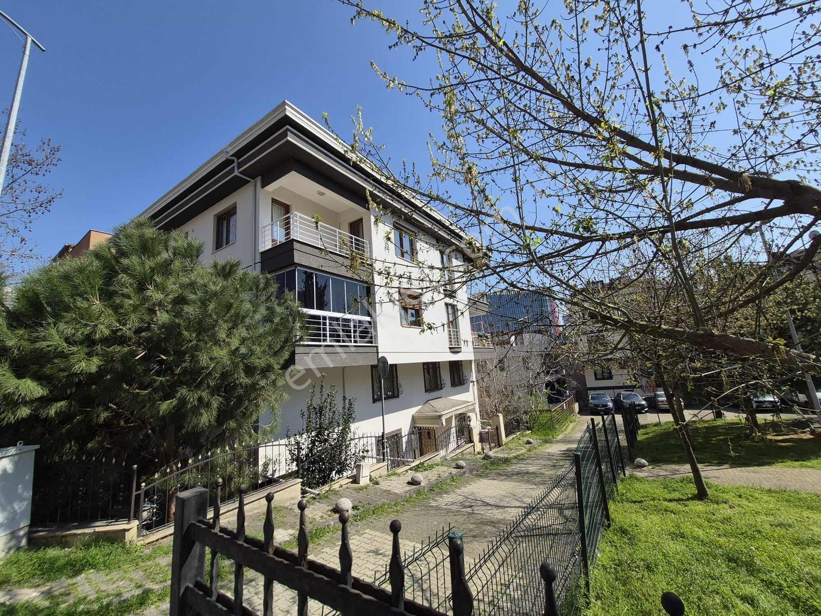 Ataşehirin Gelişen Bölgesinde Lokasyonu Güçlü 4+2 Dubleks - Görsel 19