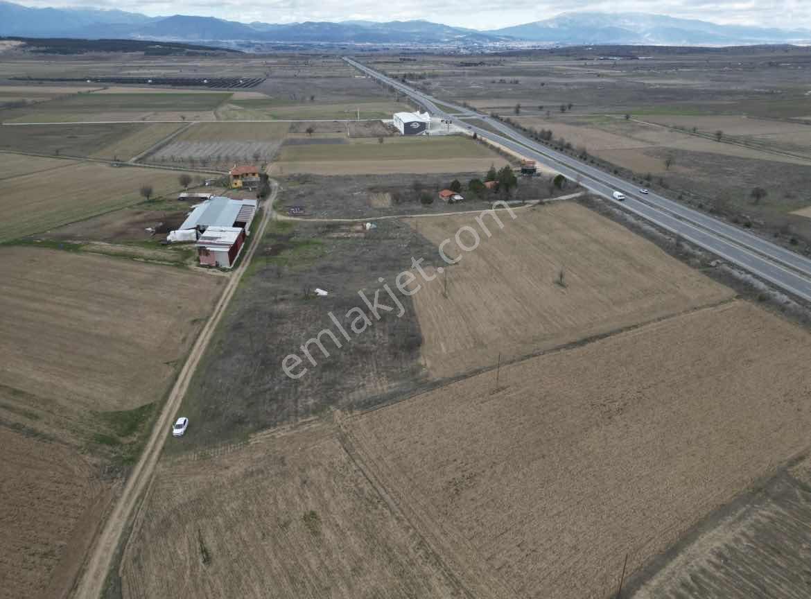 Net Premiumdan Antalya Yoluna 70 Metre Mesafede Yatırımlık Arsa - Görsel 3