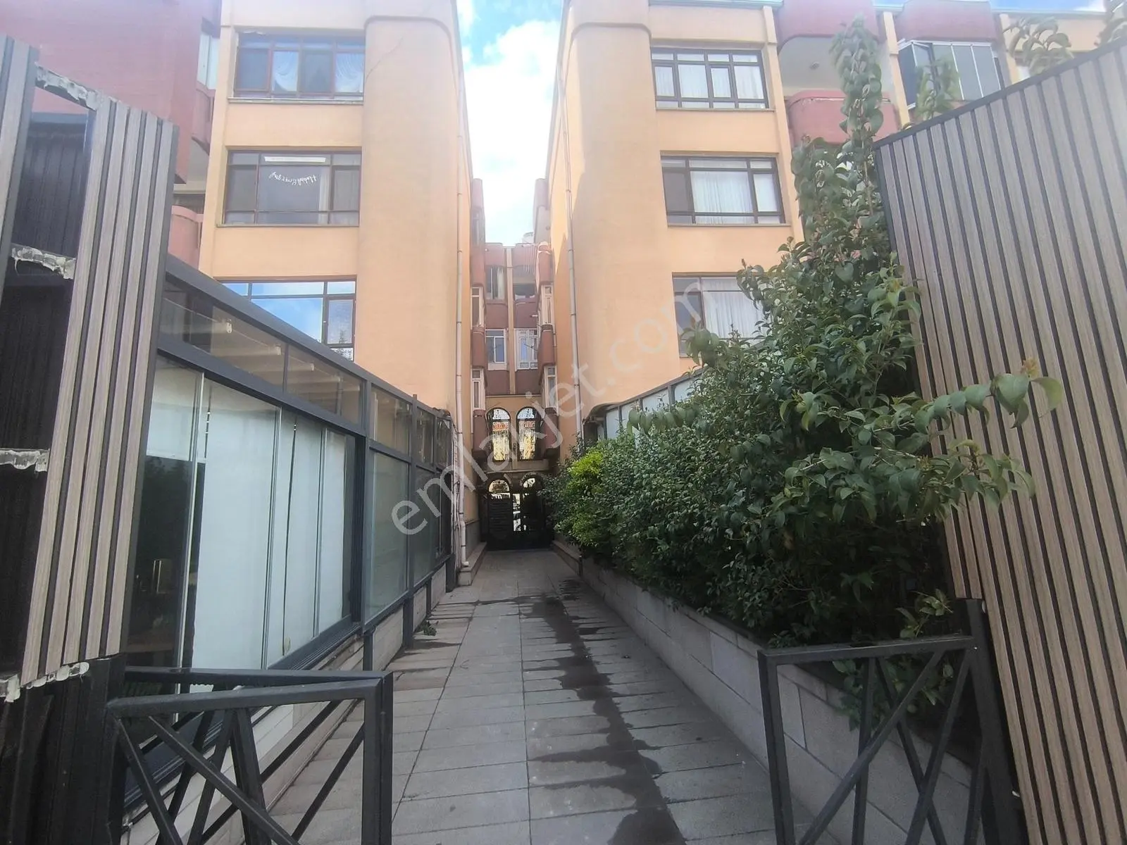 Emek Bosna Hersek Caddesi Üzerinde Yapılı Şık Klimalı Ofis - Görsel 3