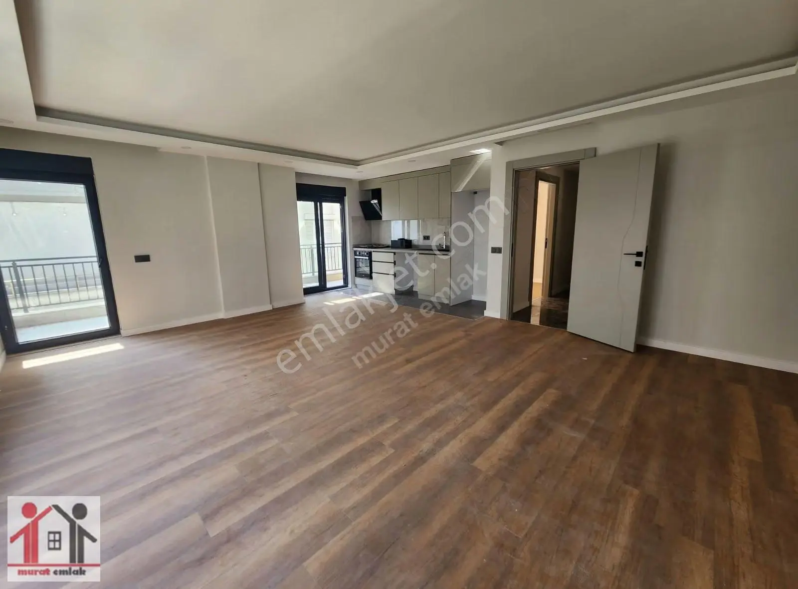 Güllük Cad Yakını Sıfır Kapalı Garajlı 2.kat 2+1 Geniş Daire