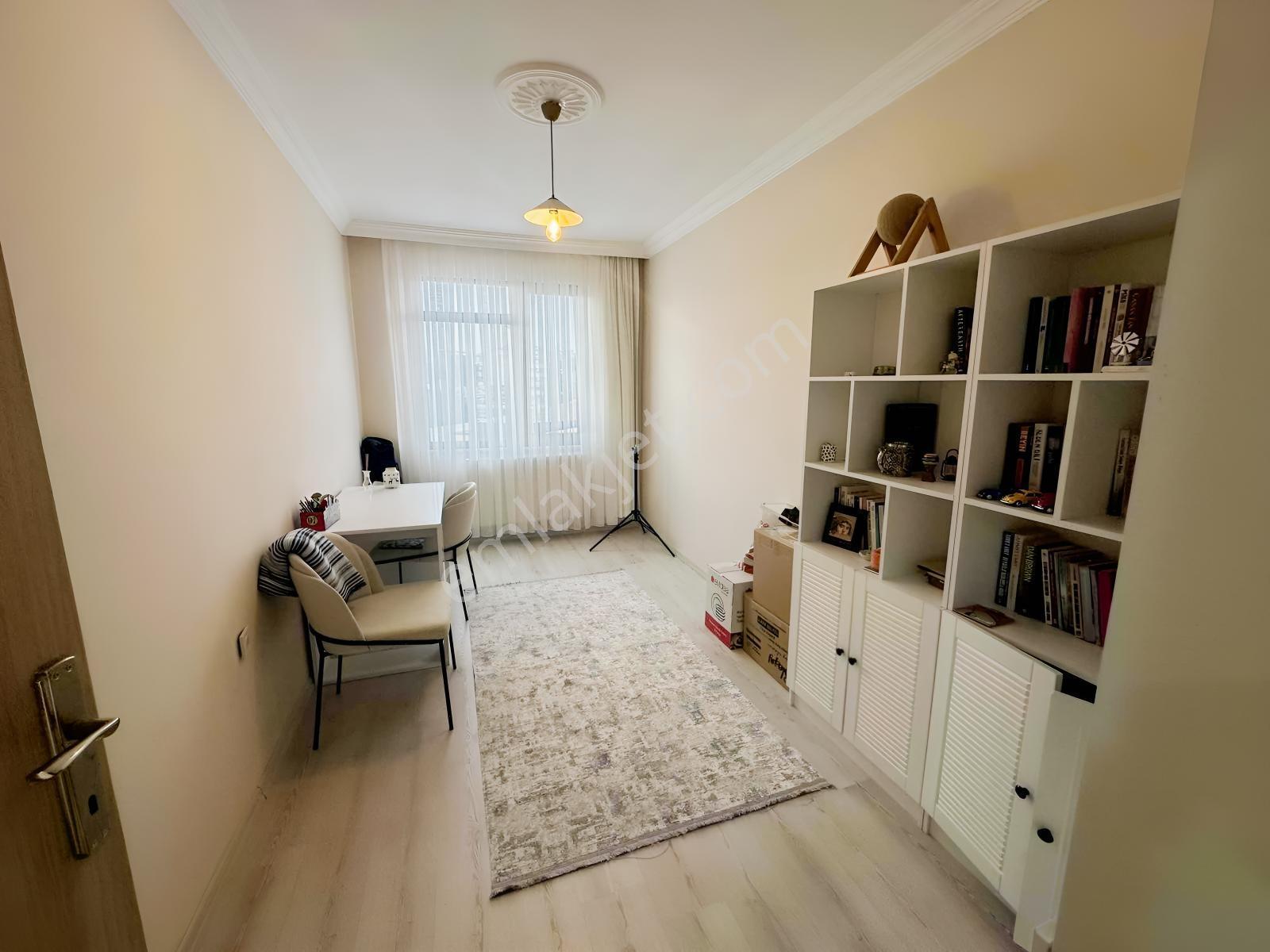 Gümüşyaka Merkezde Deniz Manzaralı Geniş Satılık 3+1 Daire - Görsel 28