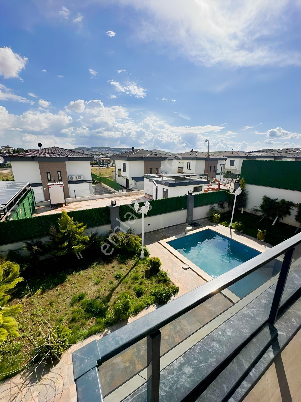 Metyapı Gayrimenkulden |havuzlu Ultra Lüks 3,5+1 Villa | Eşyalı