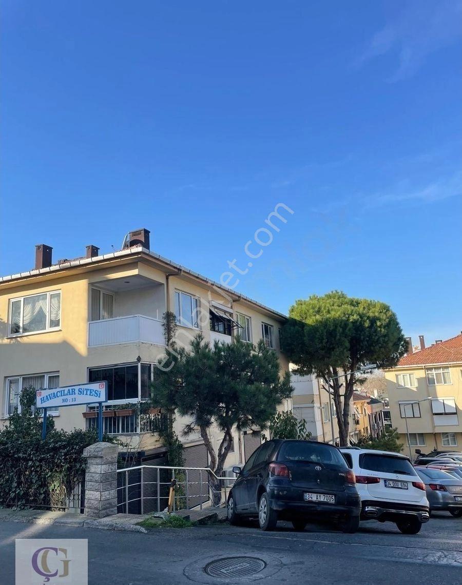 Florya'da Dönüşüm Aşamasında Site İçerisinde Düz Giriş Kat 2+1