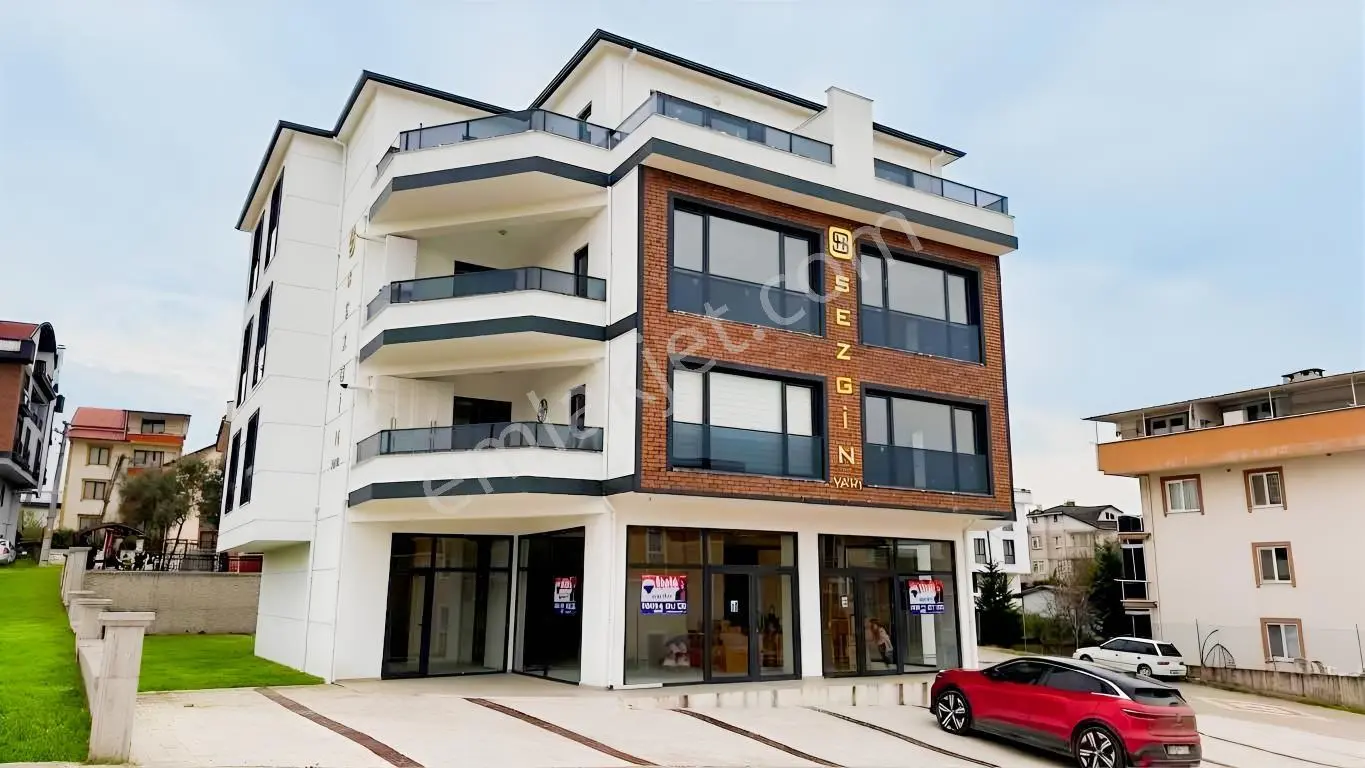 Mahmutpaşa'da Cadde Üzerı 200 M2 Depolu Kiralık Dükkan