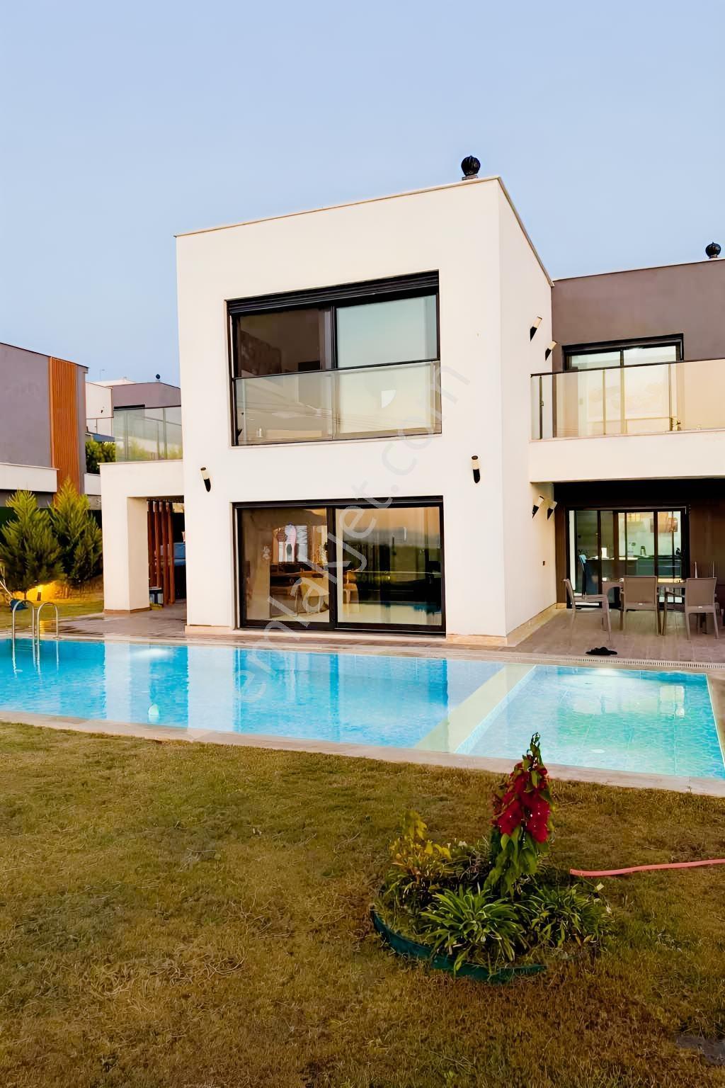 Full Deniz Manzaralı 4+1 Satılık Villa - Görsel 5