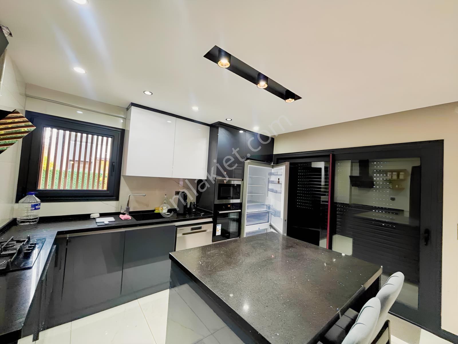 Full Deniz Manzaralı 4+1 Satılık Villa - Görsel 10