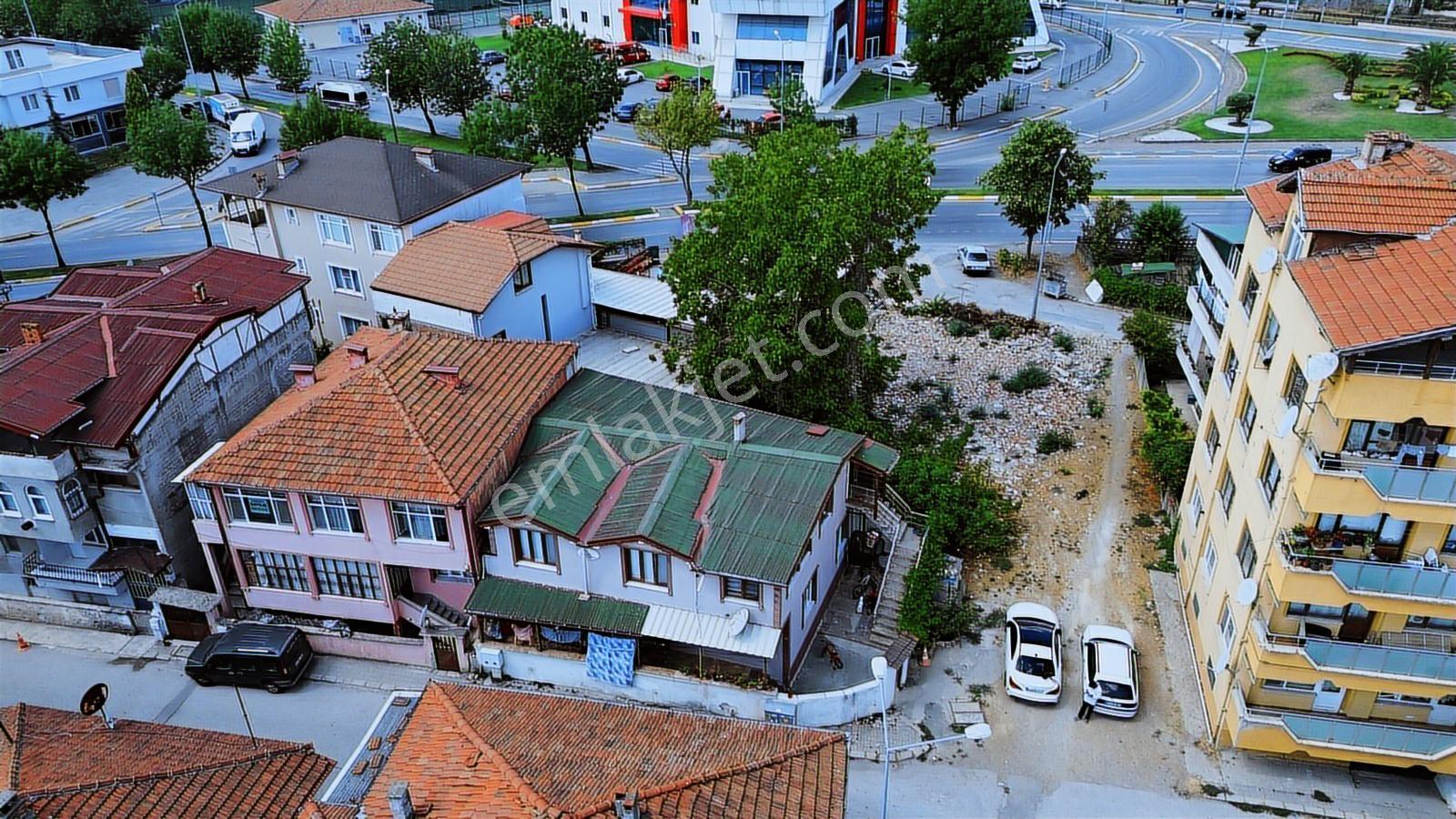 Mithatpaşada Merkezi Konumda 2 Katlı Satılık Komple Bina - Görsel 2
