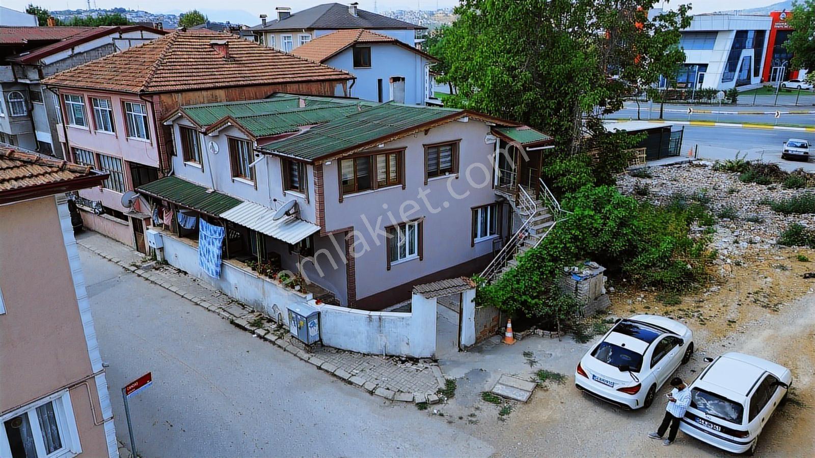 Mithatpaşada Merkezi Konumda 2 Katlı Satılık Komple Bina - Görsel 5