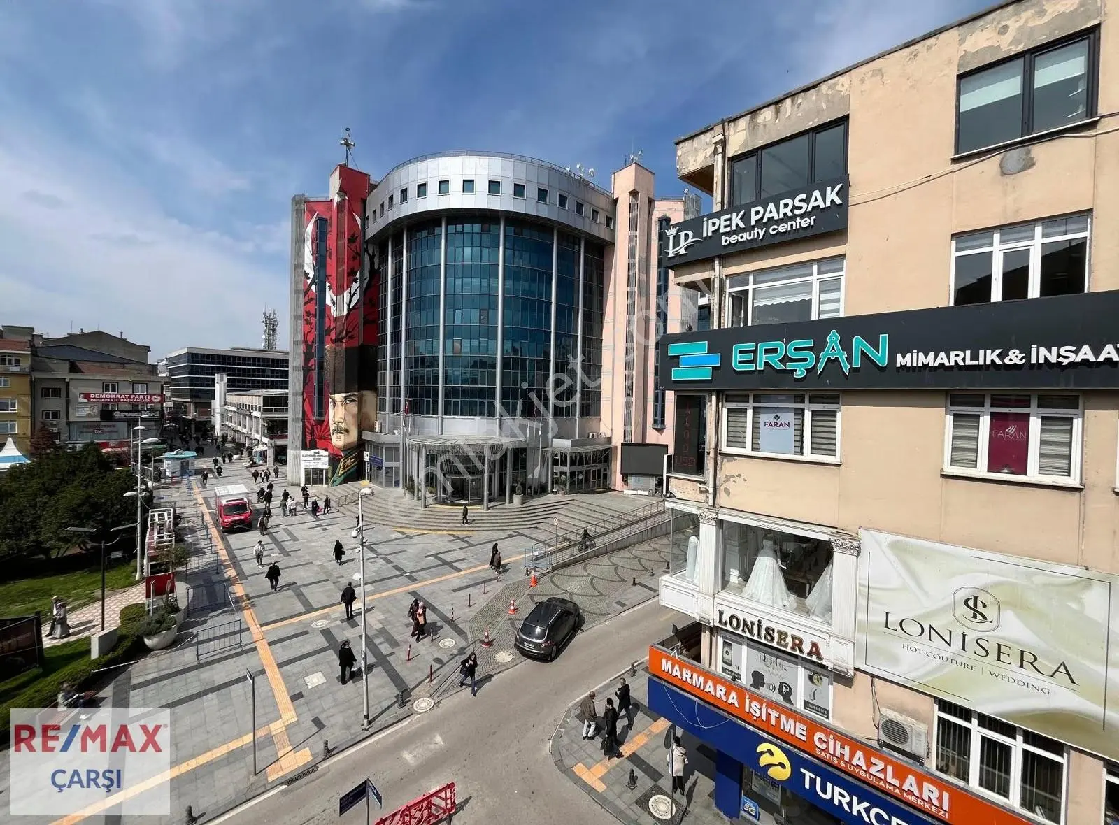 İzmıt Karabaş Mahallesınde, İstıklal Caddesinde Satılık Ofis