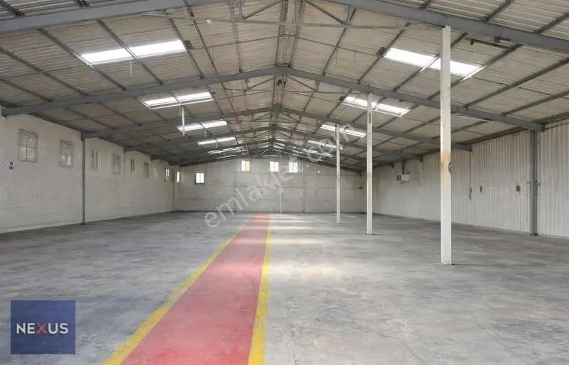 Sancaktepe'de Ulaşım Arterlerin Kesişiminde Kiralık 1000m2 Depo