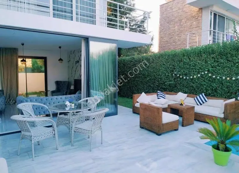 Novron Feronıa Villaları'nda Havuzlu, Eşyalı Satılık Villa