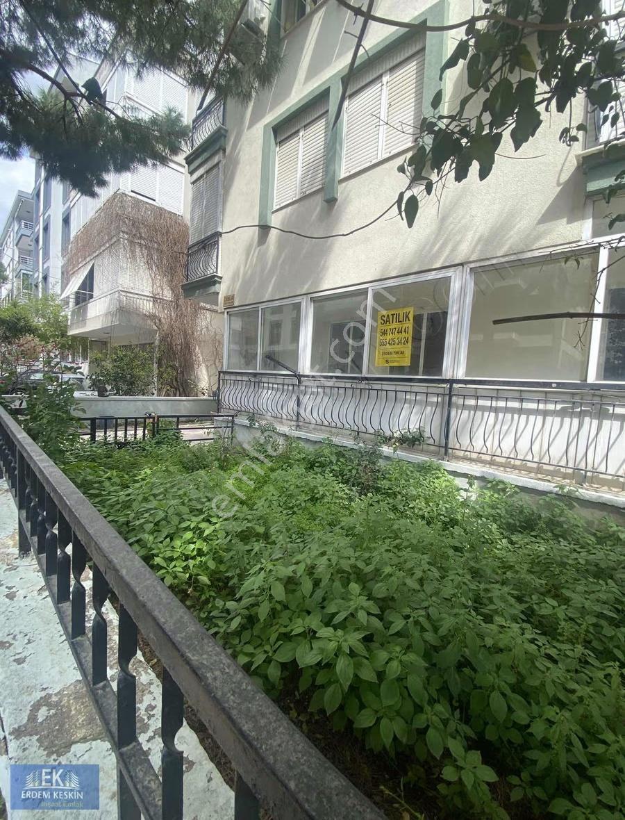Karşyaka Alaybey'de İzbana Çarşıya Yakın 2+1 Satılık Daire