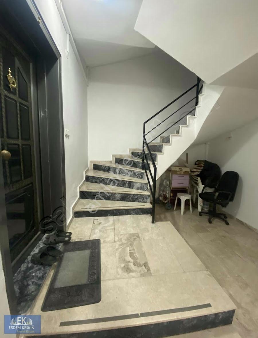 Karşyaka Alaybey'de İzbana Çarşıya Yakın 2+1 Satılık Daire - Görsel 23