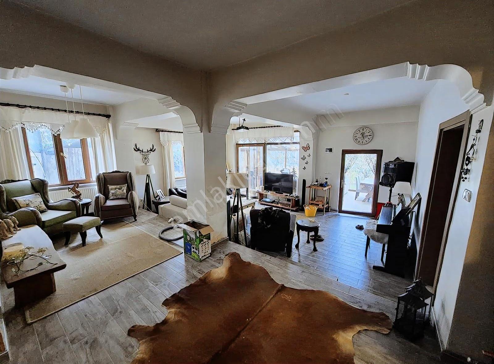 Sapanca'da Muhteşem Panoramik Göl Manzaralı Satılık Villa... - Görsel 12
