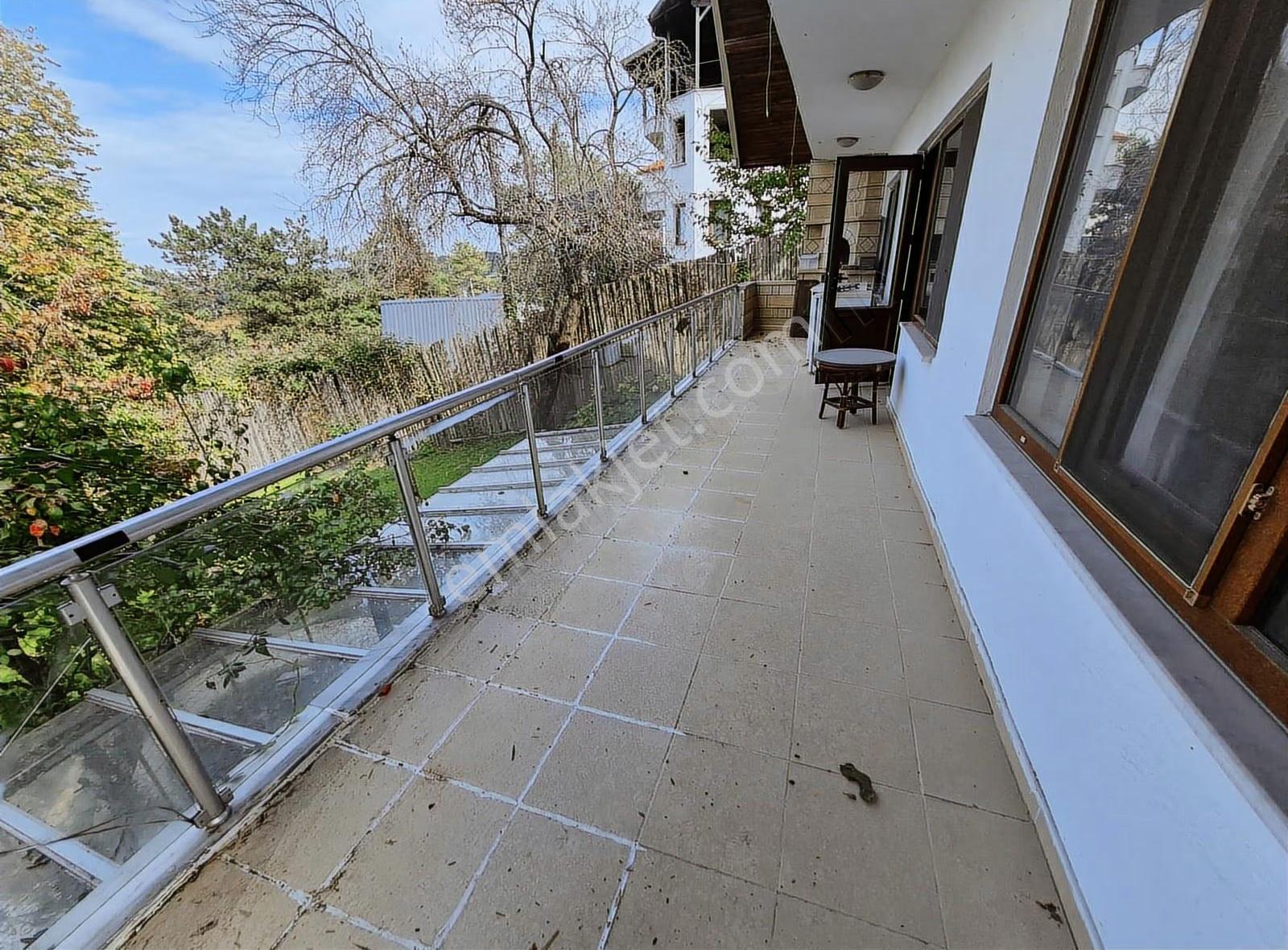 Sapanca'da Muhteşem Panoramik Göl Manzaralı Satılık Villa... - Görsel 17