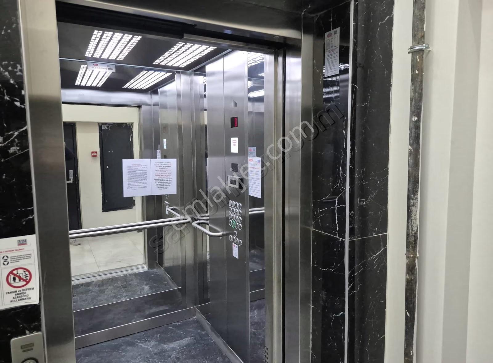 Acil Acil Acil Caddeland Kartal Sitesi'nde 3+1 Satılık Daire - Görsel 18