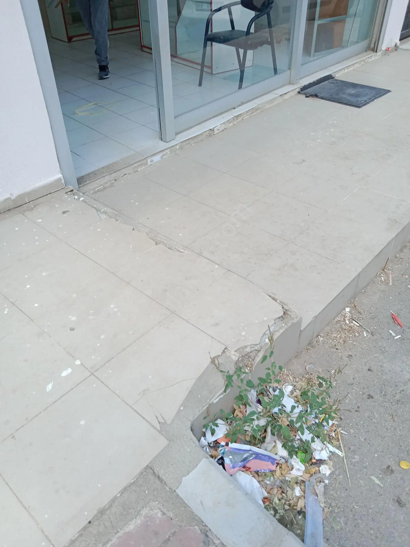 Yurtoglunda Anan Cadde Uzerınde Kıralık Buyuk Dukkan - Görsel 3