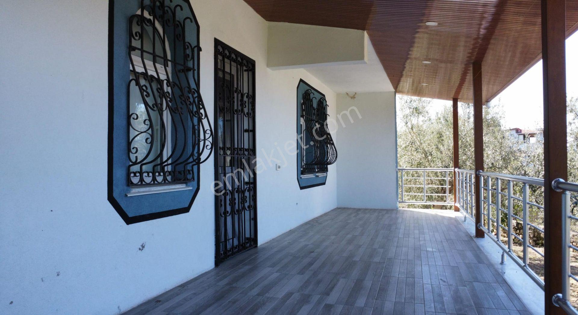Bademli'de Denize 200 M Zeytin Bahçesi İçinde Müstakil Tripleks Villa - Görsel 4