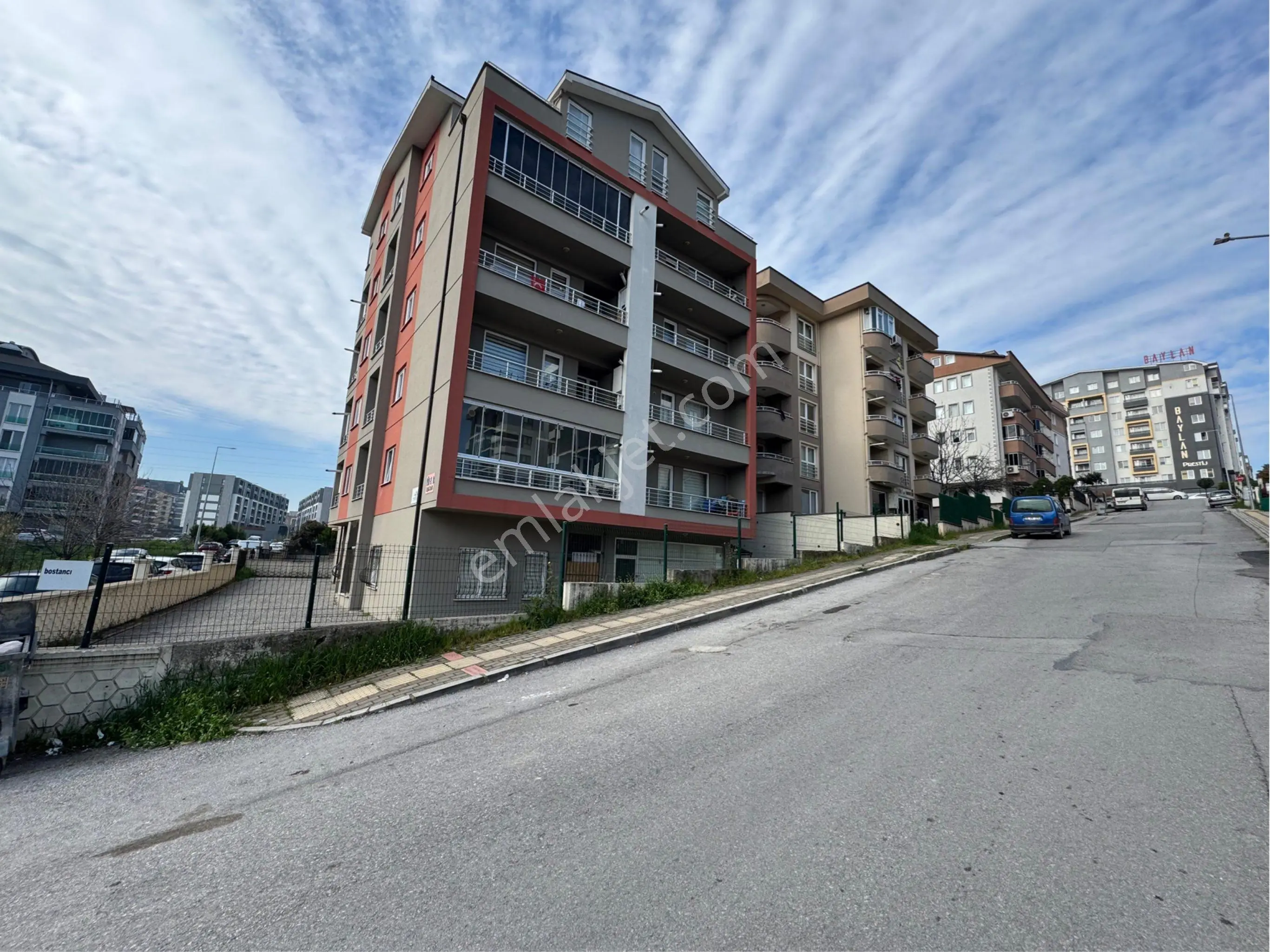 Bahar'dan Anafartalar Caddesinde 1+1 Ayrı Mutfaklı Kiralık Daire