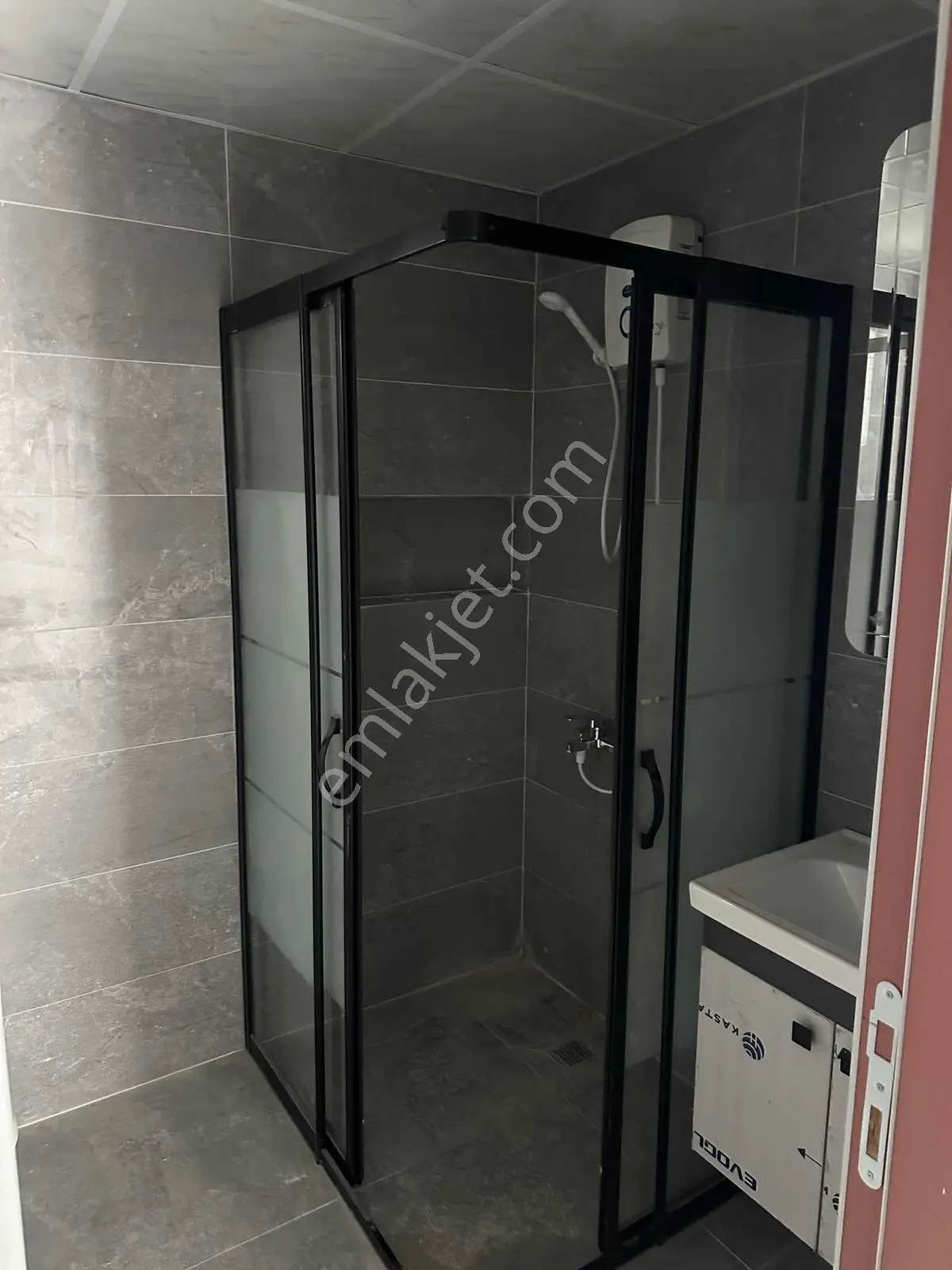 Gültepe'de 1+1 Lüx İşçilikli 1+1 Satılık - Görsel 3