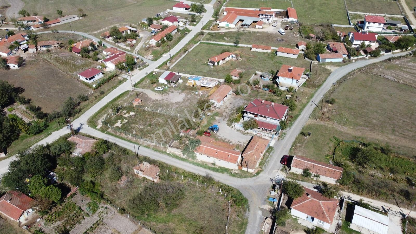 Saray Bahçedere Köyünde 578 M2 İmarlı Arsa