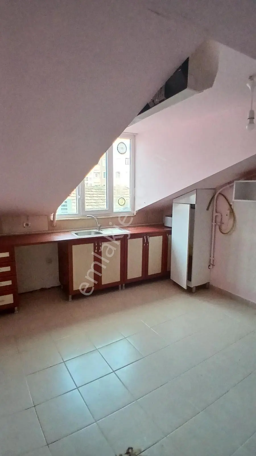 Ataşehir İçerenköyde Teraslı Masrafsız Genç Binada Kiralık Daire - Görsel 5