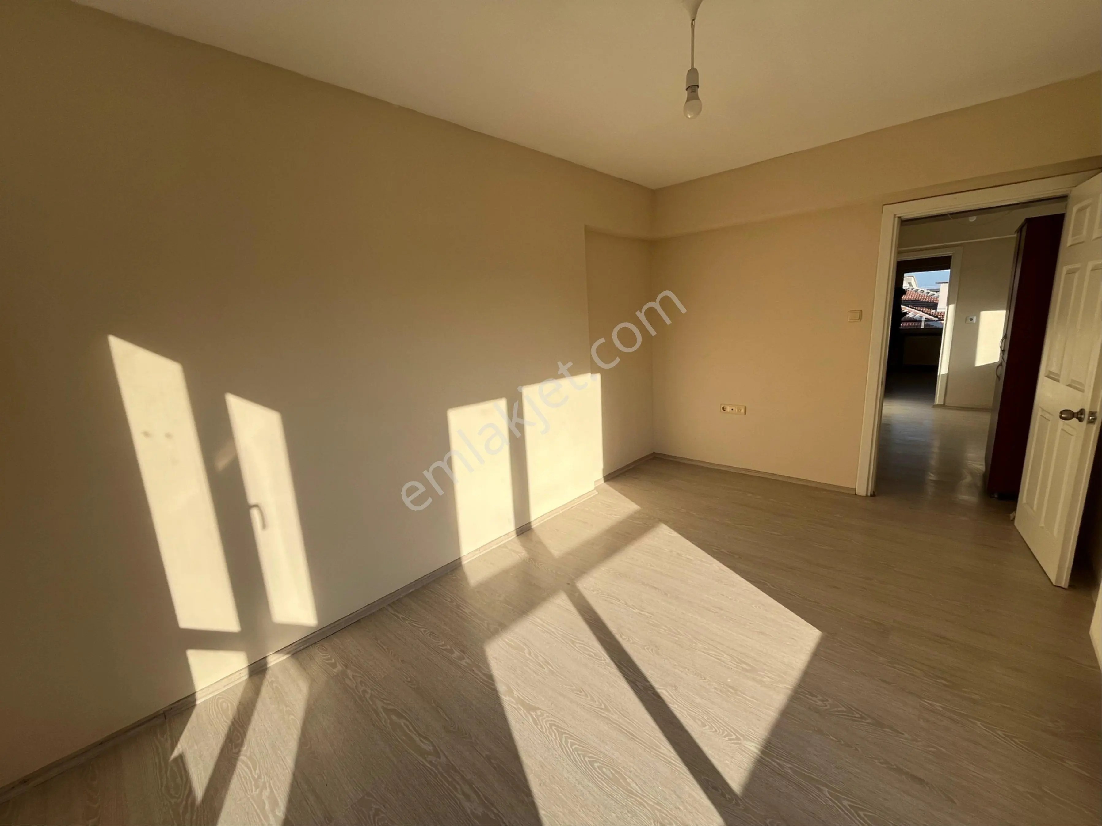 Bahar'dan Görükle'de Kiralık 1+1 Geniş Daire - Ayrı Mutfaklı - Görsel 3