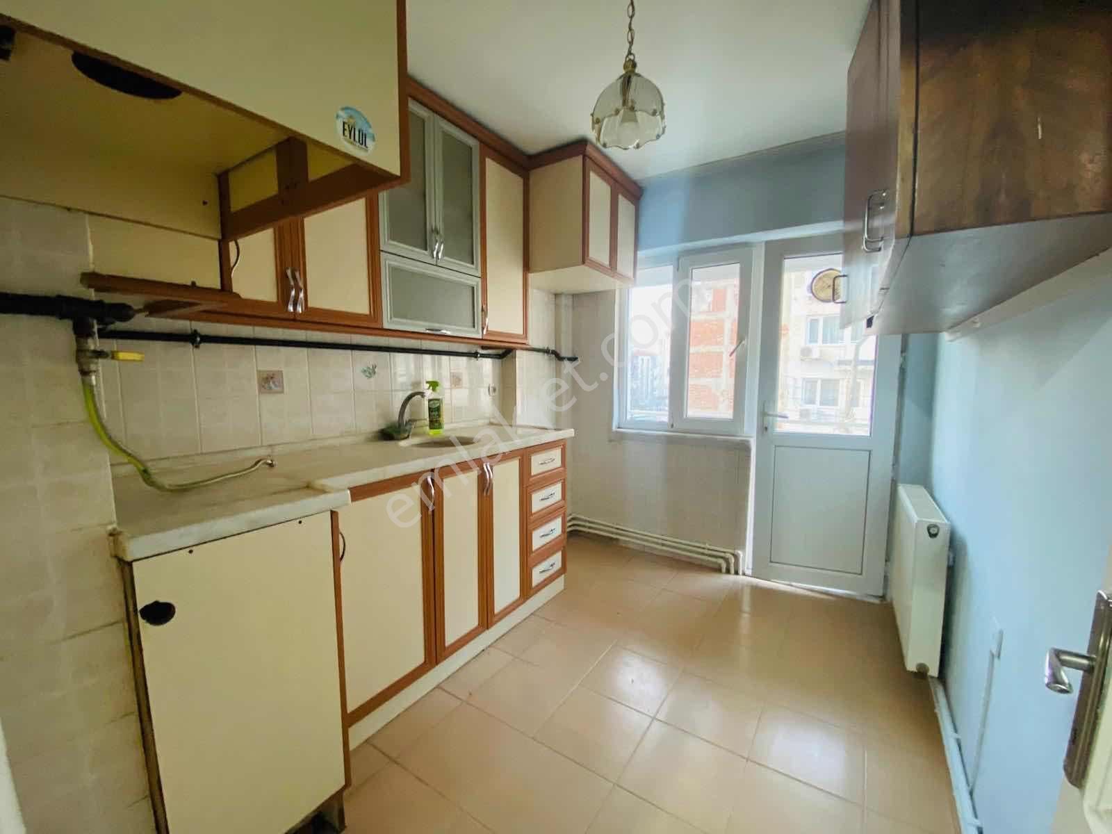 Karaköy'de Cadde Üzerinde Kiralık Daire Fırsatı - Görsel 8