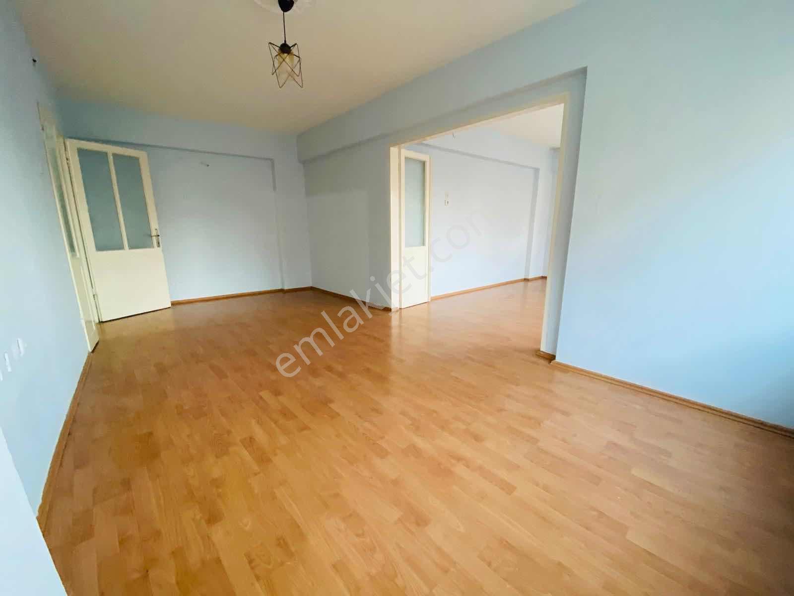 Karaköy'de Cadde Üzerinde Kiralık Daire Fırsatı - Görsel 2