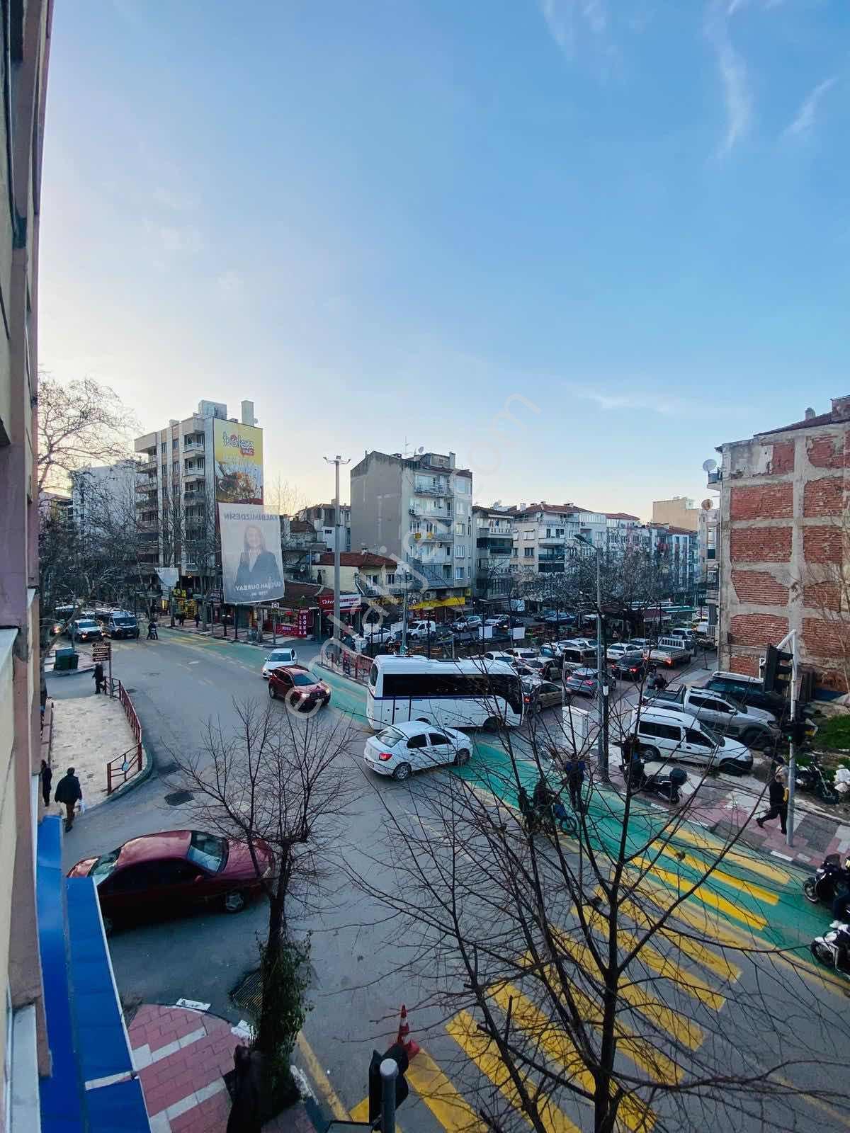 Karaköy'de Cadde Üzerinde Kiralık Daire Fırsatı - Görsel 12