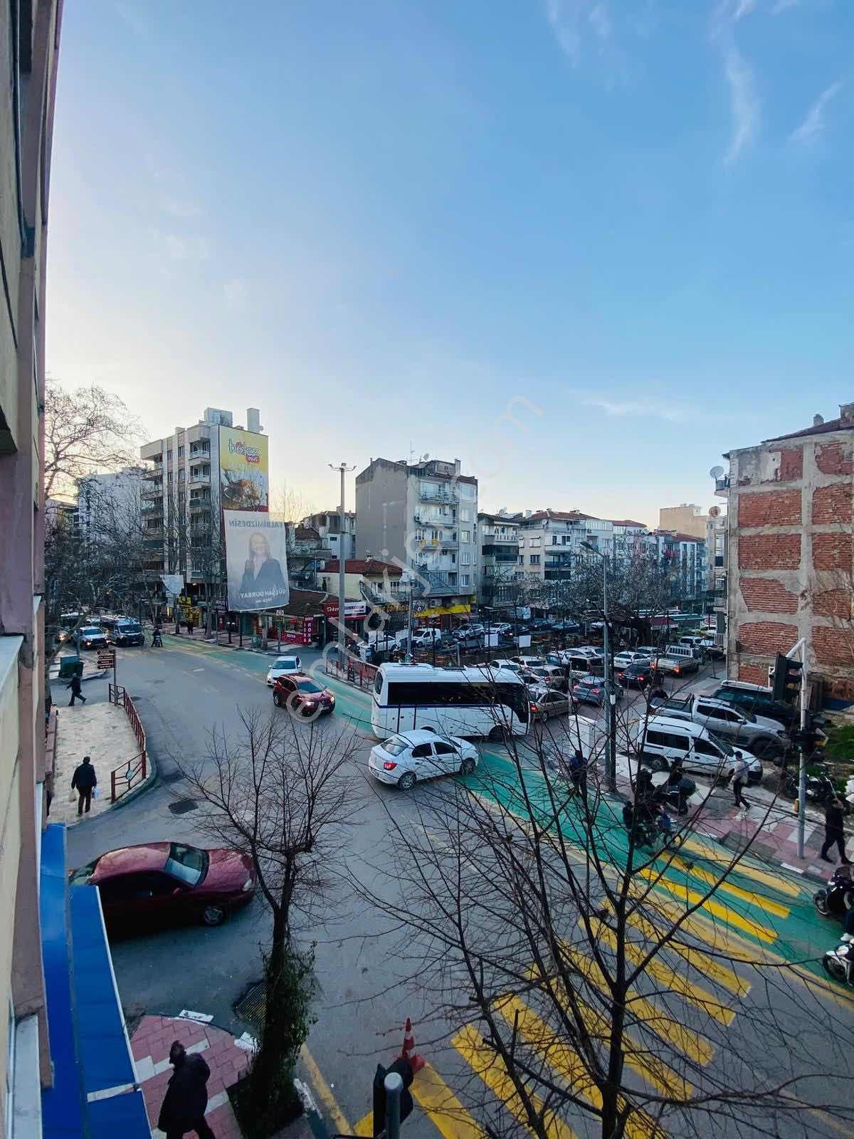Karaköy'de Cadde Üzerinde Kiralık Daire Fırsatı - Görsel 13