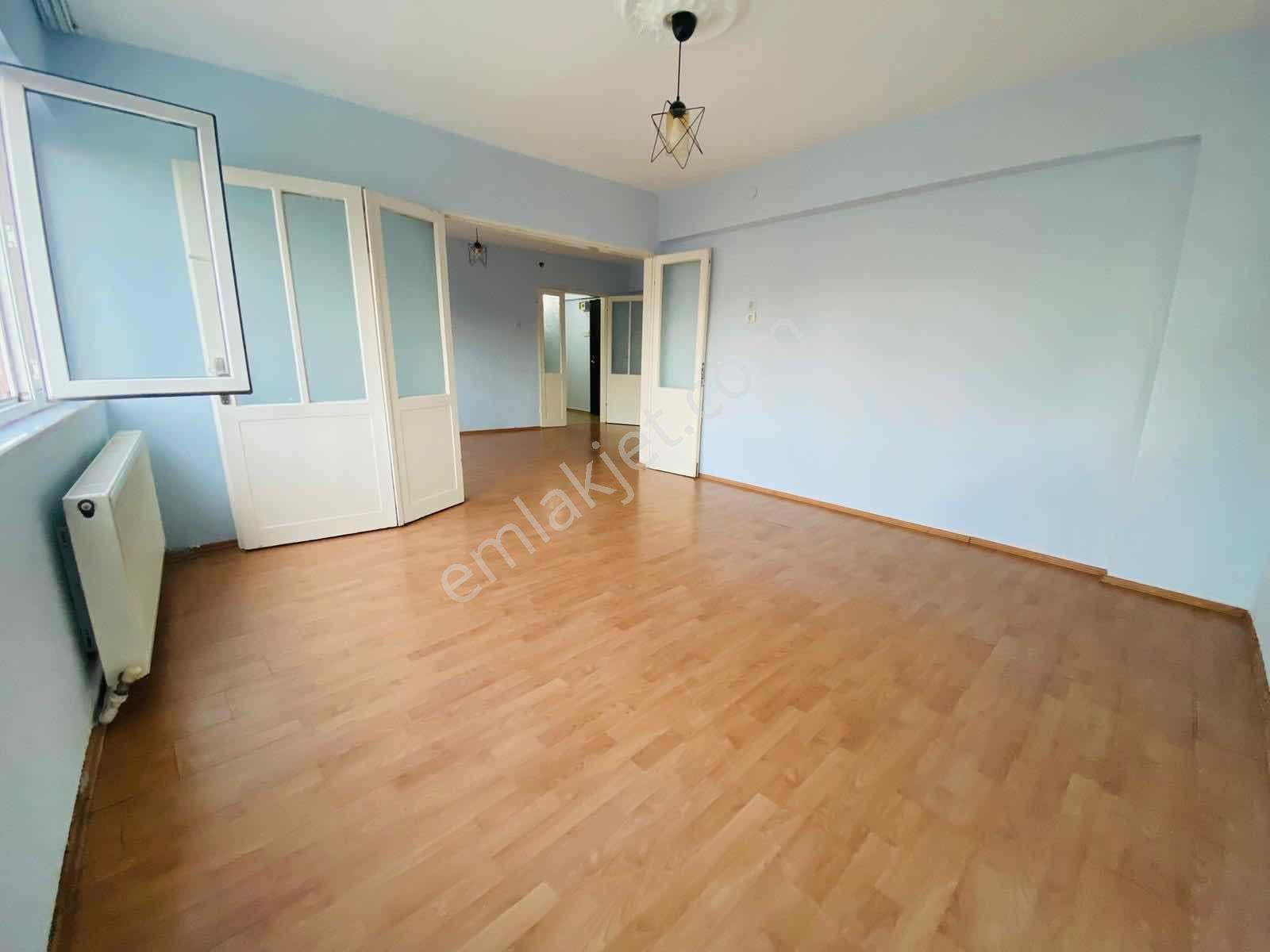 Karaköy'de Cadde Üzerinde Kiralık Daire Fırsatı - Görsel 6