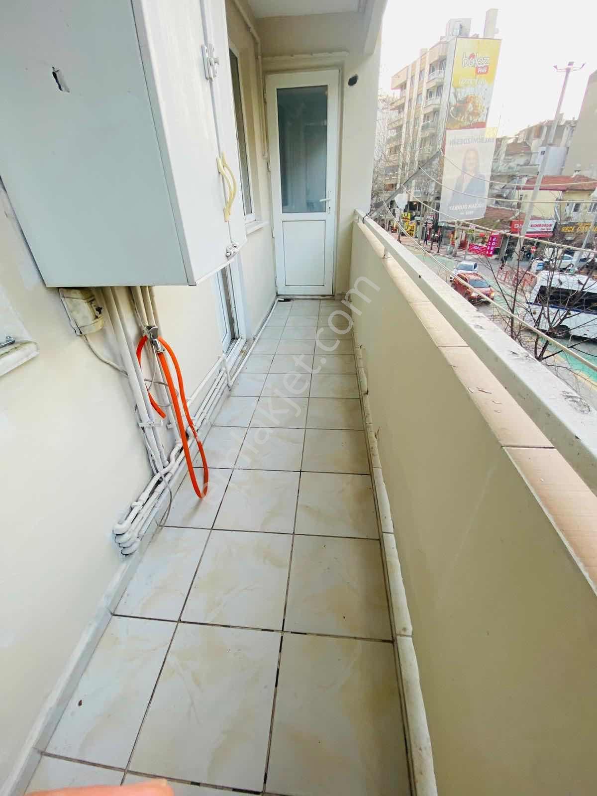 Karaköy'de Cadde Üzerinde Kiralık Daire Fırsatı - Görsel 7