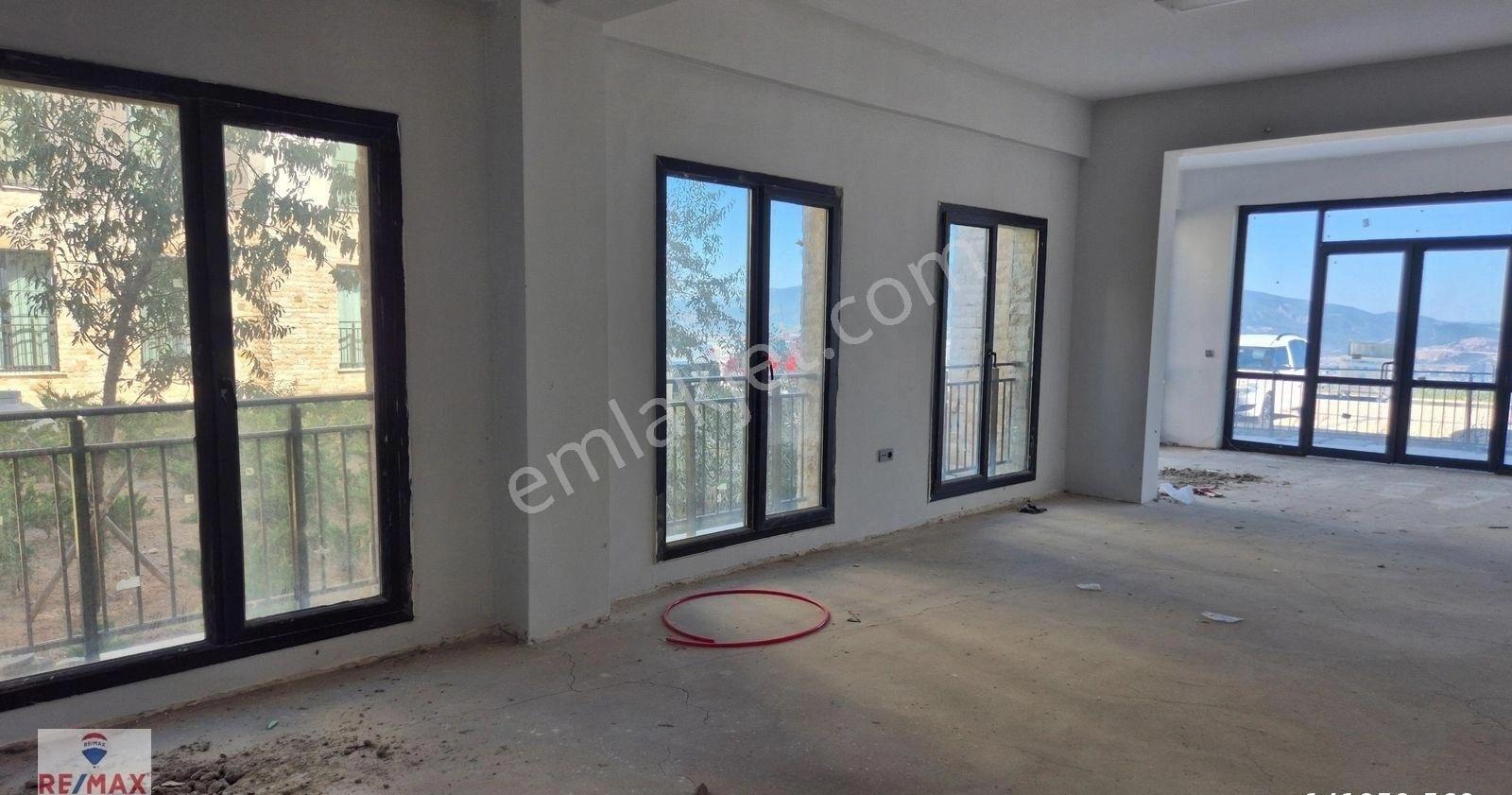 Bayraklı Şehir Hastanesi Yakını Toki 5. Etapta Kiralık İş Yeri - Görsel 17