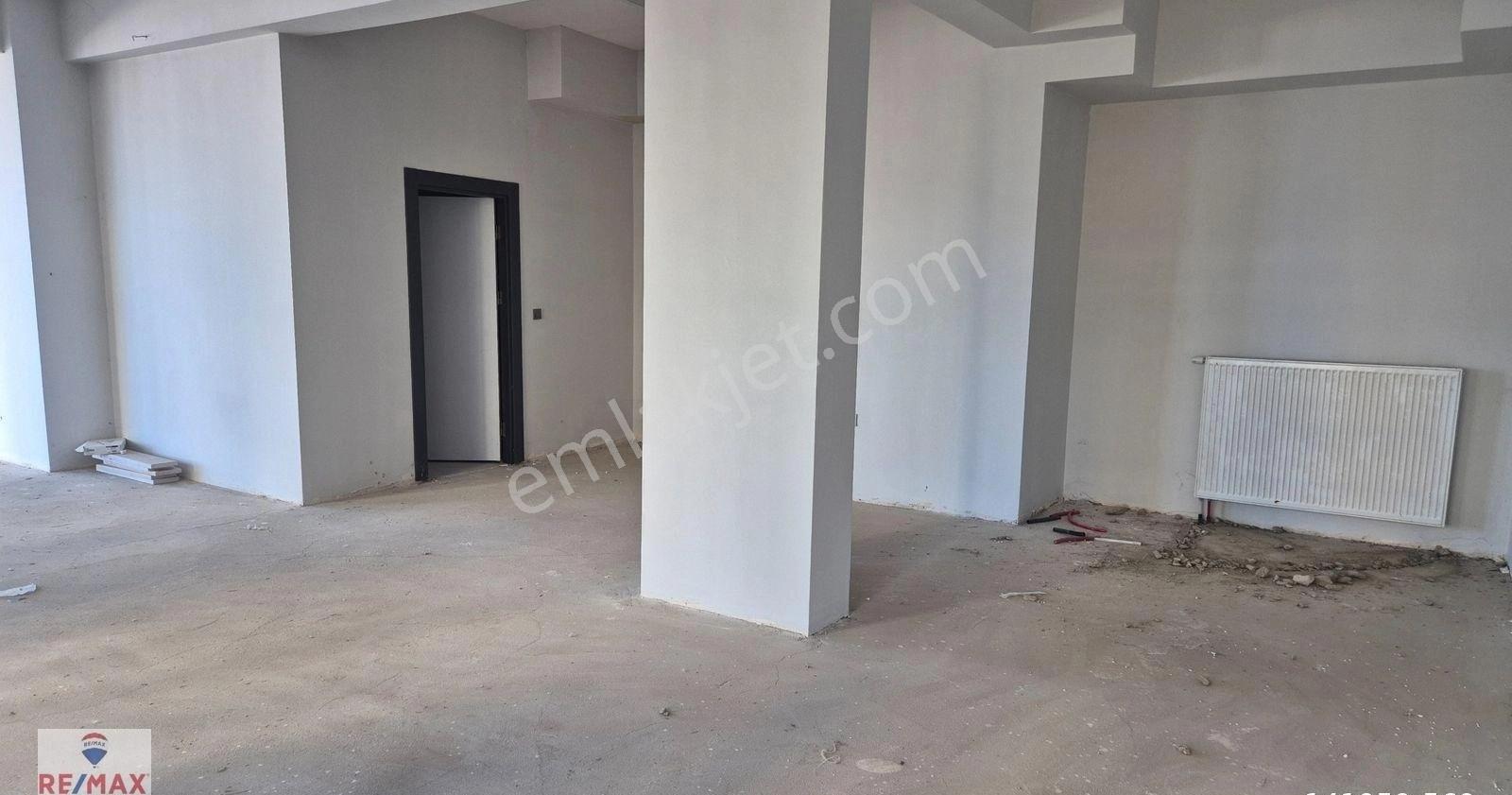 Bayraklı Şehir Hastanesi Yakını Toki 5. Etapta Kiralık İş Yeri - Görsel 31