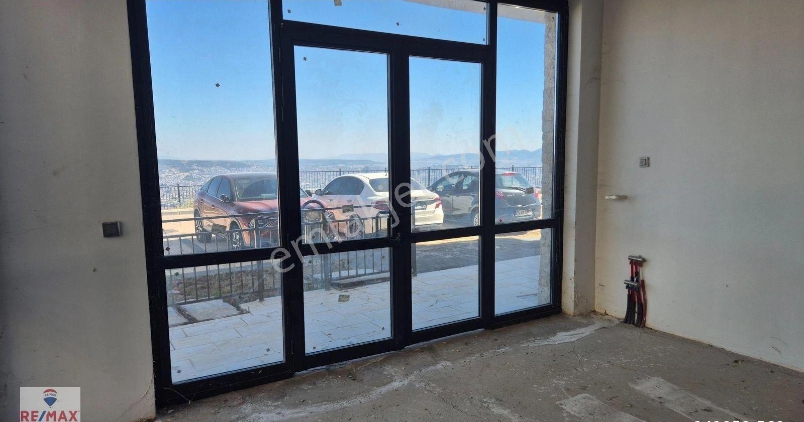 Bayraklı Şehir Hastanesi Yakını Toki 5. Etapta Kiralık İş Yeri - Görsel 15