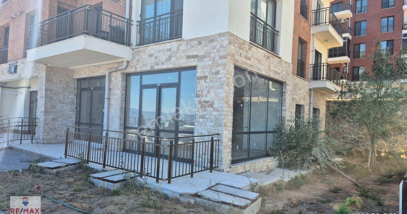Bayraklı Şehir Hastanesi Yakını Toki 5. Etapta Kiralık İş Yeri